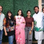Sonalee Kulkarni Instagram - The Art 🥻 and the artists 👩🏻‍🎨 @shreerang_charitable_trust Ranggandh Team - Aakansha Wakde, Pratiksha Dolas, Kajal Kalvar, shreya bade And the team @sumeet.patil.crow @limaye.mahesh @jayantiwaghdhare @marathi_mulga #ranggandh #sonaleekulkarni #planetmarathi #newvideo #outnow LINK IN BIO