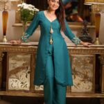 Sonalee Kulkarni Instagram - Day 9 of #Navratri 🦚 #navratricollection by @puja.patelll Photographer @riskey13 Location @tuliimperial #sonaleekulkarni #navratrispecial #peacockgreen #peacock #mor #cotd #colour #marathi #marathimulgi #happynavratri #lastday #navmi Tuli Imperial Hotel