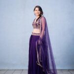 Sonalee Kulkarni Instagram - Day - 8 of #navratri 💜 #navratricollection by @puja.patelll Photo by @trilogy_works Assistant @tejas_sarjine #HappyNavratri #sonaleekulkarni #navratrispecial #marathimulgi #colouroftheday #navratri2023 #cotd #purple #colour #color
