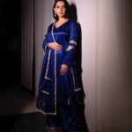 Sonalee Kulkarni Instagram - Day 4 - #navratri 💙 #navratricollection by @puja.patelll Photo by @trilogy_works Assistant @tejas_sarjine #HappyNavratri #sonaleekulkarni #navratrispecial #marathimulgi #colouroftheday #navratri2023 #cotd #blue #royalblue #colour #color