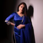 Sonalee Kulkarni Instagram - Day 4 - #navratri 💙 #navratricollection by @puja.patelll Photo by @trilogy_works Assistant @tejas_sarjine #HappyNavratri #sonaleekulkarni #navratrispecial #marathimulgi #colouroftheday #navratri2023 #cotd #blue #royalblue #colour #color