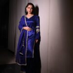 Sonalee Kulkarni Instagram - Day 4 - #navratri 💙 #navratricollection by @puja.patelll Photo by @trilogy_works Assistant @tejas_sarjine #HappyNavratri #sonaleekulkarni #navratrispecial #marathimulgi #colouroftheday #navratri2023 #cotd #blue #royalblue #colour #color
