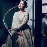 Sonalee Kulkarni Instagram - नवरात्री ची दुसरी माळ .,. 🪽🕊️🤍🦢🐚 #navratricollection by @puja.patelll #HappyNavratri #sonaleekulkarni #navratrispecial #marathimulgi #colouroftheday #navratri2023 #cotd #white #colour #color
