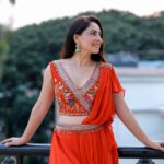 Sonalee Kulkarni Instagram - नवरात्री ची पहिली माळ - 🍊 #navratricollection by @puja.patelll #HappyNavratri #sonaleekulkarni #navratrispecial #marathimulgi #colouroftheday #navratri2023 #cotd #orange #colour #color