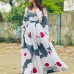 Sonalee Kulkarni Instagram - ♥️ #sundayspecial #sonaleekulkarni