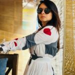 Sonalee Kulkarni Instagram - ♥️♣️♦️♠️🃏 Sometimes all you need is a little bit grey in patches! #sonaleekulkarni #grey #gray #white #red #candids