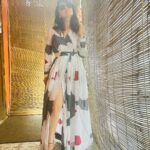 Sonalee Kulkarni Instagram - ♥️♣️♦️♠️🃏 Sometimes all you need is a little bit grey in patches! #sonaleekulkarni #grey #gray #white #red #candids