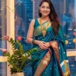 Sonalee Kulkarni Instagram – 🦚 Diwali 2023 🪔 

#saree @navinyas_handloom 
#jewellery @monali.gulhane 
#rangoli @islandrangoli 
#photography @yashkaklotar 

#sonaleekulkarni #paithani #nath #rangoli #happydiwali #indian #marathimulgi #peacockblue Dubai, United Arab Emirates