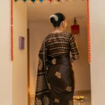 Sonalee Kulkarni Instagram – साडी appreciation पोस्ट🥻 

#saree @devatithi 
#Photography @yashkaklotar 
#sonaleekulkarni #marathimulgi 
#dubai #diwali #happydiwali #love
#diwalispecial #brown #chocolate #sari Dubai, United Arab Emirates
