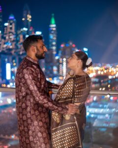 Sonalee Kulkarni Instagram - 🎆 🧨Dubai is always Diwali ready💥🎇 

#happypadwa #शुभपाडवा #padwa 🪔
#sari #saree #brown #silk @devatithi
#photographer @yashkaklotar #camera 
#dubai #dubailights #bright #skyline 
#sonaleekulkarni #kunalbenodekar