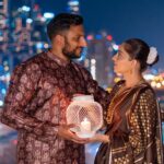 Sonalee Kulkarni Instagram – 🎆 🧨Dubai is always Diwali ready💥🎇 

#happypadwa #शुभपाडवा #padwa 🪔
#sari #saree #brown #silk @devatithi
#photographer @yashkaklotar #camera 
#dubai #dubailights #bright #skyline 
#sonaleekulkarni #kunalbenodekar Dubai, United Arab Emirates