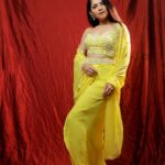 Sonalee Kulkarni Instagram - Day 5 - #Navratri 🌼 #navratricollection by @puja.patelll Photo by @saurabh_lad_photography @prathmesh_lad_photography #HappyNavratri #sonaleekulkarni #navratrispecial #marathimulgi #colouroftheday #navratri2023 #cotd #colour #color #yellow