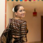 Sonalee Kulkarni Instagram – पाडवा in the new होम 🏡 

🪔शुभ पाडवा 🪔
#happydadwa 🙏🏻

#saree @devatithi 
#Photography @yashkaklotar 
#sonaleekulkarni #marathimulgi 
#dubai #diwali #happydiwali #love
#diwalispecial #brown #chocolate #sari Dubai, United Arab Emirates