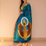 Sonalee Kulkarni Instagram – 🦚 Diwali 2023 🪔 

#saree @navinyas_handloom 
#jewellery @monali.gulhane 
#rangoli @islandrangoli 
#photography @yashkaklotar 

#sonaleekulkarni #paithani #nath #rangoli #happydiwali #indian #marathimulgi #peacockblue Dubai, United Arab Emirates
