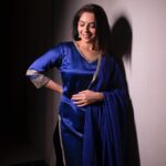 Sonalee Kulkarni Instagram - Day 4 - #navratri 💙 #navratricollection by @puja.patelll Photo by @trilogy_works Assistant @tejas_sarjine #HappyNavratri #sonaleekulkarni #navratrispecial #marathimulgi #colouroftheday #navratri2023 #cotd #blue #royalblue #colour #color