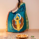 Sonalee Kulkarni Instagram – 🦚 Diwali 2023 🪔 

#saree @navinyas_handloom 
#jewellery @monali.gulhane 
#rangoli @islandrangoli 
#photography @yashkaklotar 

#sonaleekulkarni #paithani #nath #rangoli #happydiwali #indian #marathimulgi #peacockblue Dubai, United Arab Emirates