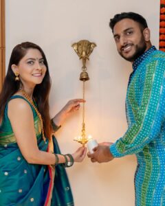 Sonalee Kulkarni Instagram - Happy Diwali 🪔 

#sonaleekulkarni #kunalbenodekar #diwali2023 #happydiwali #diwali