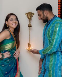 Sonalee Kulkarni Instagram - Happy Diwali 🪔 

#sonaleekulkarni #kunalbenodekar #diwali2023 #happydiwali #diwali