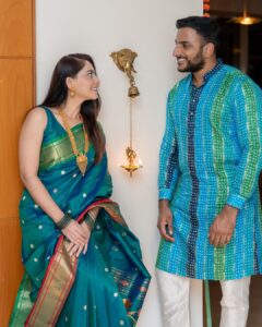Sonalee Kulkarni Instagram - Happy Diwali 🪔 

#sonaleekulkarni #kunalbenodekar #diwali2023 #happydiwali #diwali