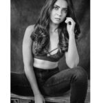 Sonalee Kulkarni Instagram - There’s so much grey to every story nothing is so black and white………. 🐾 #sonaleekulkarni #marathimulgi #blackandwhite #monochrome #grey #gray #black #white