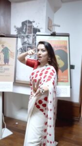 Sonalee Kulkarni Instagram - Got a rare opportunity to witness one of the classics on the big screen…sharing it with you all in my next video on @youtube channel soon! #staytuned #fangirl #100yearsofdevanand @nfaiofficial @nfdcindia #sonaleekulkarni #marathimulgi #filmy SUBSCRIBE करून ठेवा LINK IN BIO Filming, Production skills & Editing : @akhilkulkarni_gg @manoj___halande Managed by @aanurag3 @_its_just_shital_ National Film Archive of India