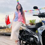 Sonalee Kulkarni Instagram - New episode in my #travelogue series of #malayasia coming soon on my @youtube channel SUBSCRIBE now! Outfit by @aciddresses styled by @sshorewala This is a tour of #Penang island’s #georgetown 😇 #malaysia #sonaleekulkarni #traveller #travel #storyteller #travelphotography Penang Street Art: Little Children on a Bicycle