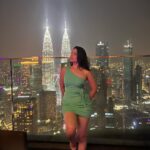 Sonalee Kulkarni Instagram - Living upto the height…I mean the hype 🤪 Exploring the Skyline, night life of #kualalumpur #malaysia in my latest episode on my @youtube channel. #travelogue out now LINK IN BIO Photos by @kb_keno #sonaleekulkarni #malaysia #travelblogger #travelphotography #storyteller #traveldiaries Vertigo Bar At Banyan Tree, Kuala Lumpur
