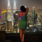 Sonalee Kulkarni Instagram - Living upto the height…I mean the hype 🤪 Exploring the Skyline, night life of #kualalumpur #malaysia in my latest episode on my @youtube channel. #travelogue out now LINK IN BIO Photos by @kb_keno #sonaleekulkarni #malaysia #travelblogger #travelphotography #storyteller #traveldiaries Vertigo Bar At Banyan Tree, Kuala Lumpur