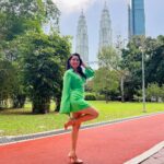 Sonalee Kulkarni Instagram - Standing tall …. 👠 not me, the tallest twin towers in the world baba! Exploring #kualalumpur in my first #travelogue on my @youtube channel. Episode out now LINK IN BIO #sonaleekulkarni #malaysia #travelblogger #travelphotography #storyteller #traveldiaries KLCC, Petronas Towers, Kuala Lumpur, Malaysia
