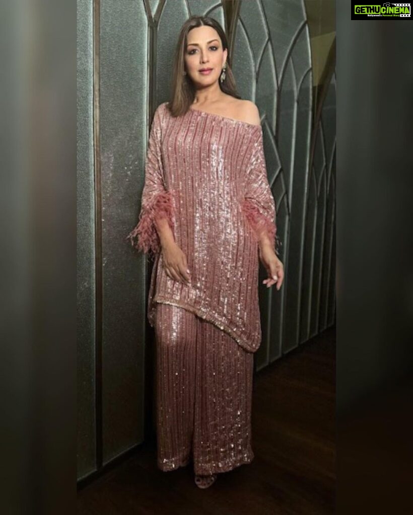 Sonali Bendre Instagram - Laughter, love, and good times – that's what @manishmalhotra05 ’s party was all about! 🥰🤩 Thank you for such a wonderful night, you always get it right! ✨