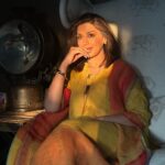 Sonali Bendre Instagram – Stolen a slice of sunshine for myself…😋
#SwitchOnTheSunshine 💛☀️

Mid week outing only for my dearest @anavila_m for her special made to order collection Aamod ❤️