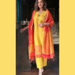 Sonali Bendre Instagram – Stolen a slice of sunshine for myself…😋
#SwitchOnTheSunshine 💛☀️

Mid week outing only for my dearest @anavila_m for her special made to order collection Aamod ❤️