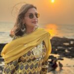Sonali Bendre Instagram - Sunset soirée 🫶🏼 📸: @goldiebehl @srishtibehlarya