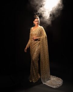 Sonali Bendre Instagram - Glitz, glam, all for the gram! ✨