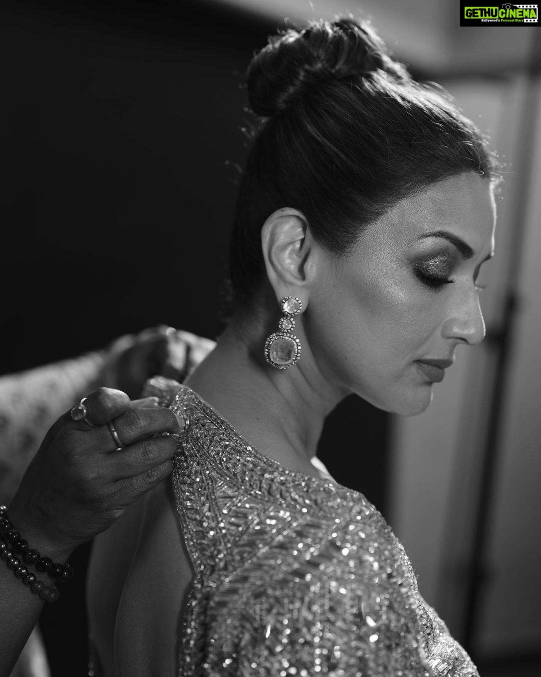 Sonali Bendre - 218.9K Likes - Glitz, glam, all for the gram! ✨