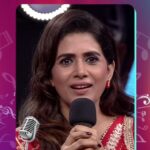 Sonali Kulkarni Instagram - अनुष्काच्या फक्कड लावणीला पाहुण्या सोनाली कुलकर्णींची दिलखुलास दाद. पाहा नवे पर्व "सूर नवा ध्यास नवा - आवाज तरूणाईचा", शनि - रवि, रात्री. 9:00 वा. फक्त कलर्स मराठीवर आणि कधीही #JioCinema वर. #SurNavaDhyasNava #Colorsmarathi #RangManalaBhidnare