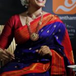 Sonali Kulkarni Instagram – आज विजयादशमी.. 
गेले ९ दिवस रोज भेटत होतो आपण.. आज सांगता.. ☘️

ही संकल्पना होती परेश एजन्सीज् Grantham.in च्या Aniruddha Bhate ची.. त्यासाठी मित्रा, तुझे मनापासून आभार 😇

संहिता लेखन, संकलन, पुस्तकांची व लेखिकांची निवड हे काम करतानाचा माझा आनंद शब्दातीत आहे. 

Grantham ची ही  सीरीज उत्तम रित्या पार पडली, ती आमच्या संपूर्ण टीम मुळे ! 
माझे सगळे लूक प्राचीने प्लॅन केले होते. 
संपूर्ण आखणी, बांधणी , रोजच्या वक्तशीर पोस्ट नेहा करत होती. त्यासाठी ह्या दोघींचं विशेष कौतुक.. ♥️
आणि श्रेयनामावलीतल्या प्रत्येकाचे आभार.. आणि प्रेक्षक-वाचकहो, तुमचेही 😊

ग्रंथम  सोबत मी सादर केलेली 
नवरात्र २०२३ – ही लेखिका विशेष मालिका तुम्हाला कशी वाटली ते आम्हाला नक्की कळवा 😊

आणि हो..आज दसऱ्या निमित्त ग्रंथम ॲप वरून ऑर्डर केलेल्या पुस्तकांसोबत आकर्षक बुक्सस्लिव्ह सप्रेम भेट 🤩❤️ 

मराठी साहित्यातील विविध विषयांवरील आणि अनेक लेखकांची पुस्तकं ग्रंथम अ‍ॅप वर उपलब्ध.

आता तुम्हाला माहिती आहेच, 
पुस्तक घरपोच मागवण्यासाठी फक्त ३ स्टेप्स 🤩

▶️ ग्रंथम अ‍ॅप डाऊनलोड करा
▶️ अ‍ॅपद्वारा पुस्तकांची ऑनलाईन ऑर्डर द्या
▶️ पुस्तकं घरपोच मिळवा

तुम्हाला पुस्तक कसं वाटलं ते नक्की कळवा 😇
________
Now available on Grantham – Across India!
Download the app and order NOW!!
Grantham App Links 📱
Android – http://bit.ly/2JCoWdS and
iOS – https://apps.apple.com/in/app/grantham/id1434956087
________

व्हिडिओग्राफी : @memoir_imaging , @adeesh_gokhale @memoirajay @chinmayee_7
सेट डिझाईन : @mohanranade
स्थिर छायाचित्रण : @veena_gokhale 
मेकअप : @shridharparab7906
हेअरड्रेसर : @hairby_vidhya
सहाय्यक : @sujeetyadav4058
दुपट्टा प्रायोजक : @aasiwun
दागिने : @kimayaacreation

स्टाईलिस्ट : @prachethestylist
स्टाईलिंग टीम : @stylingbyree @manjubhati.29

संयोजन, समन्वय : @nehanee

#नवरात्री #दसरा #मराठी #ग्रंथम #स्त्री #लेखिका #Navratri #Navratrispecial #Dusahera #Marathi #Author #HappyReading #ReadWithMe #Bookshelf