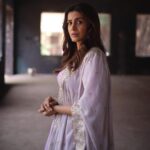 Sonali Kulkarni Instagram - 💟 Styled by : @prachethestylist Hair : @hairby_vidhya Outfit : @roots_by_rohini 📸 : @shrutisbagwe