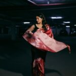 Sonali Kulkarni Instagram – Starry night… ✨✨

Styled by : @prachethestylist 
Assisted by : @stylingbyree @manjubhati.29 
Saree : @shantibanaras 
@elevate_promotions 
Hair : @hairby_vidhya 
Makeup : @u.upendra1982 
📸 : @shrutisbagwe