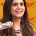Sonali Kulkarni Instagram - भाऊबीज विशेष ♥️ . . . @sandeshkulkarni.small.s @mirchimarathi #bhaubeej #भाऊबीज #Diwali #diwali2023 #sonalikul #rjdnyaneshwari #mirchimarathi #mirchimumbai #bhau #bahin #bhaubahin #भाऊ #बहीण #बहीणभावाचेप्रेम #दिवाळी #marathi #marathibhasha #मराठी #म #सण