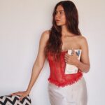 Sonam Bajwa Instagram – She’s Busy …..
📸 @aviraj