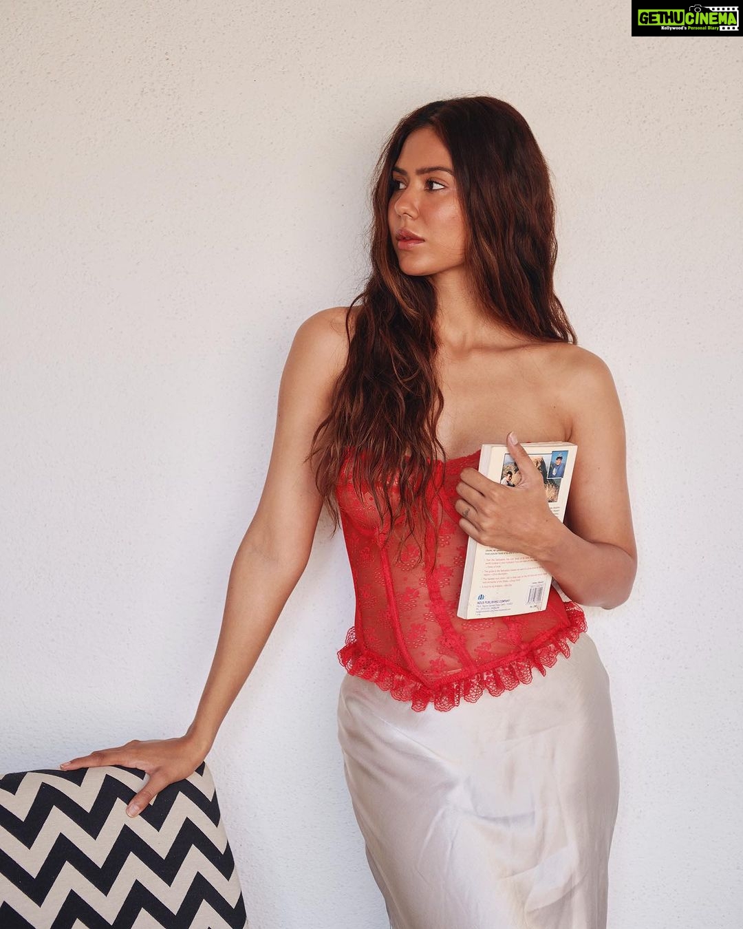 Sonam Bajwa Instagram - She’s Busy ….. 📸 @aviraj