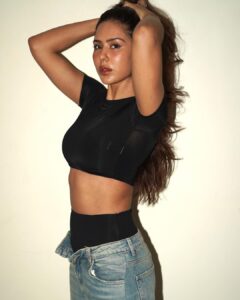 Sonam Bajwa Instagram - Raw shots (no edits) from yesterday evening 🫰🏻