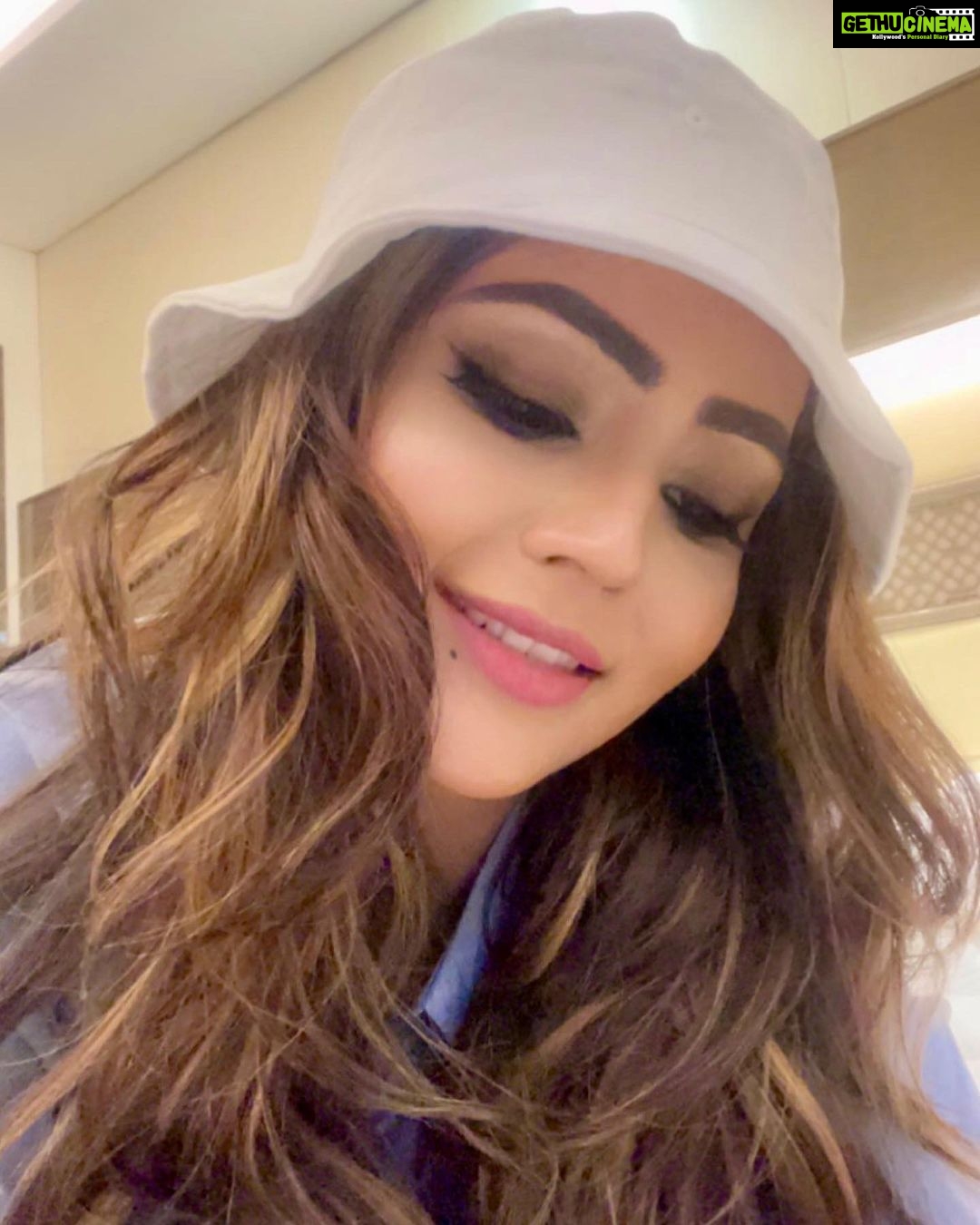 Soniya Bansal Instagram - Life is not a problem to be solved, but a reality to be experienced. #travelphotography #fashionstyle #soniyabansal #soniyabansal #actress #model #fashion #instagram #internationalmodel #actress #soniyabansa #lifestyle #soniyabansal