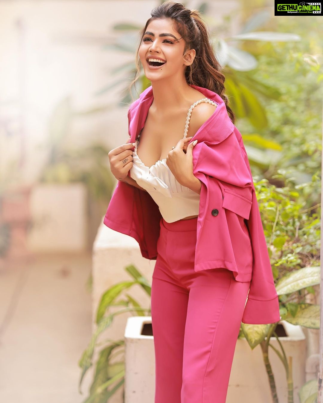 Soniya Bansal Instagram - The glamours @soniyaofficial123 Exclusively styled by @kapoormohit888 Celebrity photographer @amitkhannaphotography Wearing @samirafashionofficial Styling asst @nagma_the_fashion_hub @mysteriousgirlsneha Hair & Makeup @beautybythebeastt Location @goldfinchmumbai #femalemodel #model #portrait #photography #fashion #photoshoot #modeling #portraitphotography #fashionmodel #beauty #photooftheday #photographer #malemodel #models #modellife #female #beautiful #modelagency #fashionphotography #modelling #portraits #modelphotography #instagood #art #picoftheday #makeup #femalemodels #photomodel #style #photo Goldfinch Hotel Mumbai
