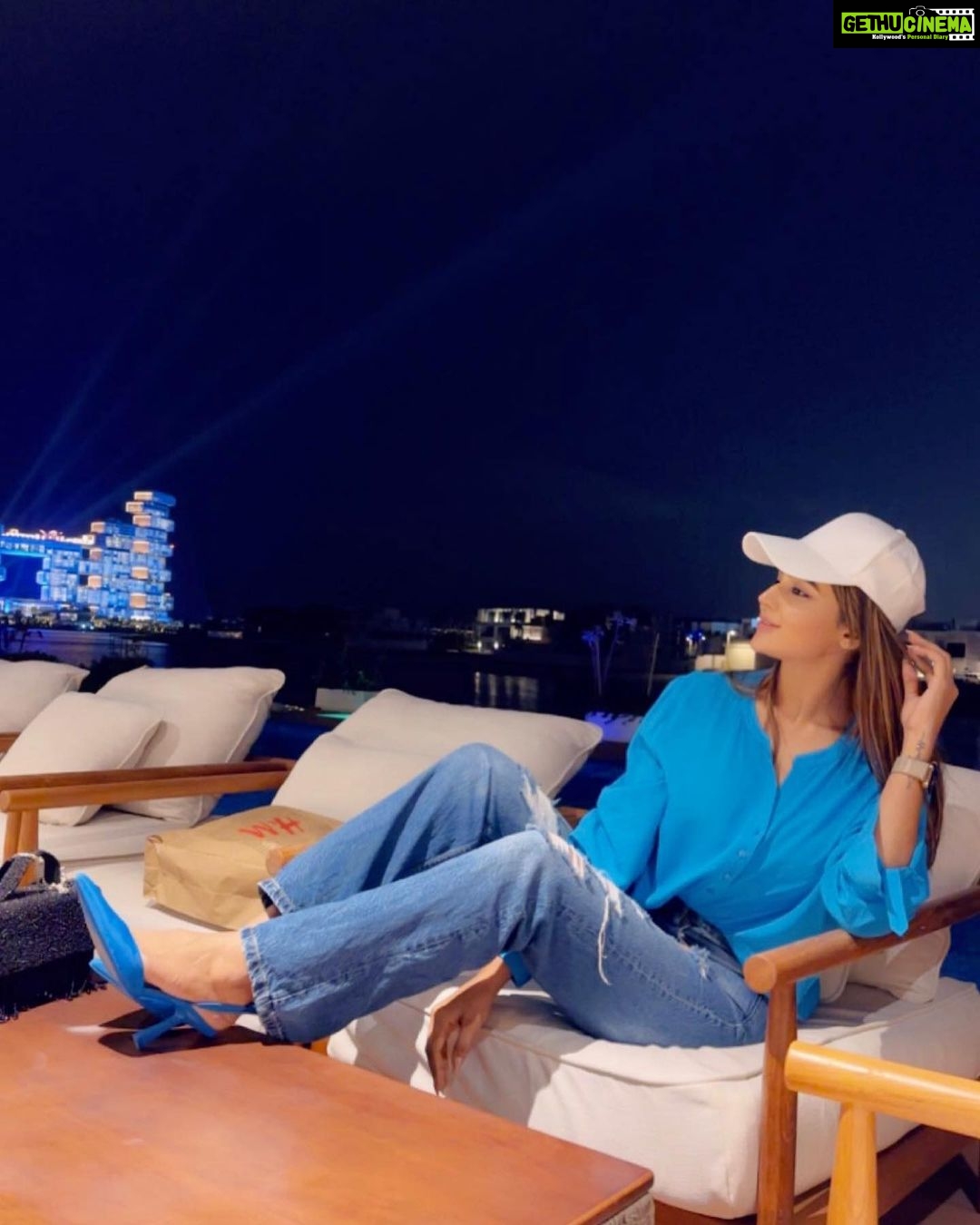 Soniya Bansal Instagram - PEOPLE OFTEN REFER TO DUBAI AS THE HONG KONG OF THE GULF, BUT IT'S REALLY MORE LIKE VEGAS! . #travelphotography #fashionstyle #soniyabansal #soniyabansal #actress #model #fashion #instagram #internationalmodel #actress #soniyabansa #lifestyle#soniyabansal United Arab Emirates