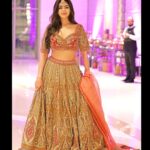 Soniya Bansal Instagram - Those who do not know how to see the precious things in life will never be happy. #throwback #throwbackthursday #mumbai #desertphotography #dubaidesert #fashionblogger #actor #soniyabansal#instagood
