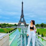 Soniya Bansal Instagram - "If you are lucky enough to have lived in Paris as a young man, then wherever you go for the rest of your life it stays with you, for Paris is a moveable feast. #travelphotography #fashionstyle #mumbai #soniyabansal #actress #model #fashion #instagram #internationalmodel #actress #soniyabansa #lifestyle #paris Paris, France