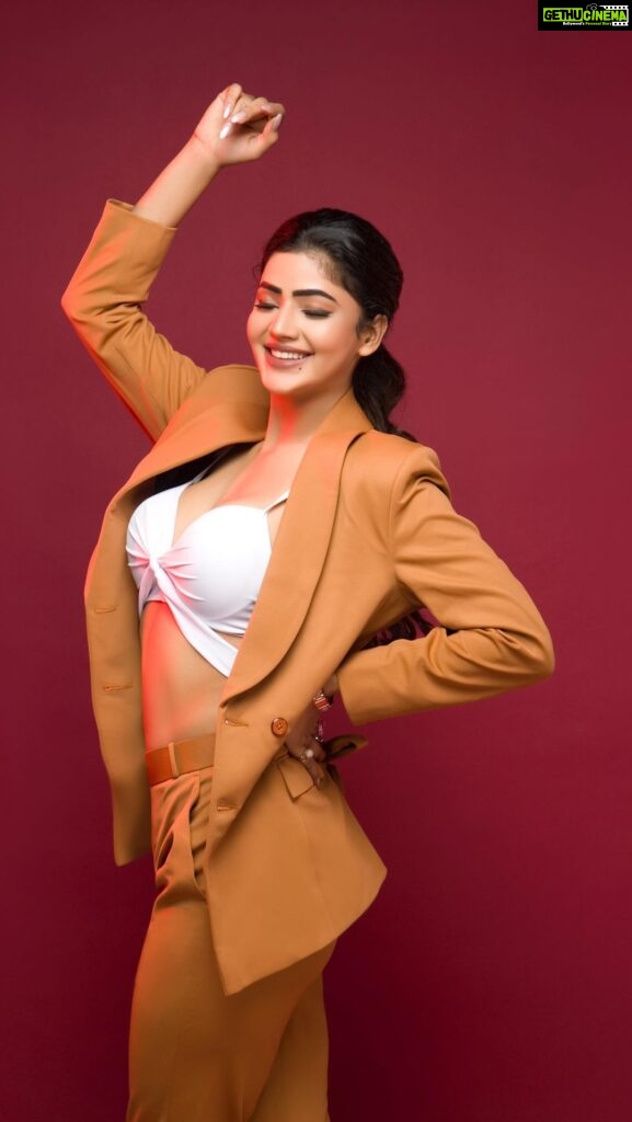 Soniya Bansal Instagram - Always remember that you are absolutely unique. Just like everyone else. If' you believe you deserve better, you will create better for yourself. Believe in ourself and all that you are. Know that there is something inside of you that is greater than any obstacle. #travelphotography #fashionstyle #mumbai #soniyabansal #actress #model #fashion #instagram #internationalmodel #actress #soniyabansa #lifestyle