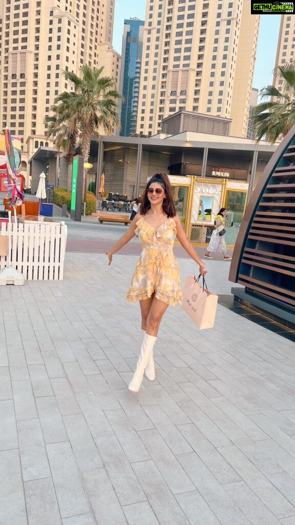 Soniya Bansal Instagram - If there's even a slight chance at getting something that will make you happy, RISK IT. Life's too short and happiness is too rare. #travelphotography #fashionstyle #dubai #soniyabansal #actress #model #fashion #instagram #internationalmodel #actress #soniyabansa #lifestyle